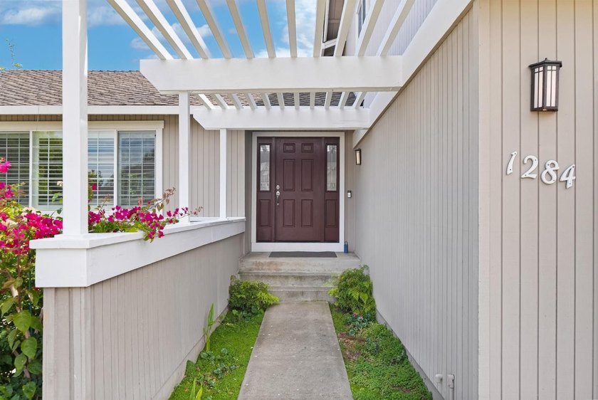 Welcome to 1284 Montmorency Drive, a stunning Cambrian gem - photo 4