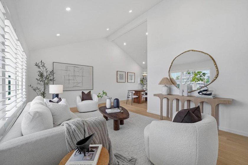Welcome to 1284 Montmorency Drive, a stunning Cambrian gem - photo 7