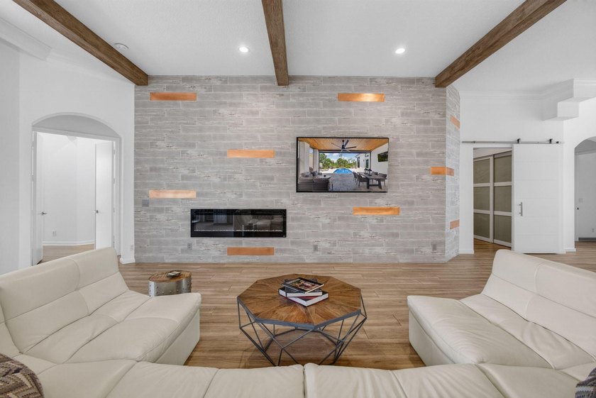 GOLF MEMBERSHIP! Custom 4 BR/4 BA home with newly built second - photo 8