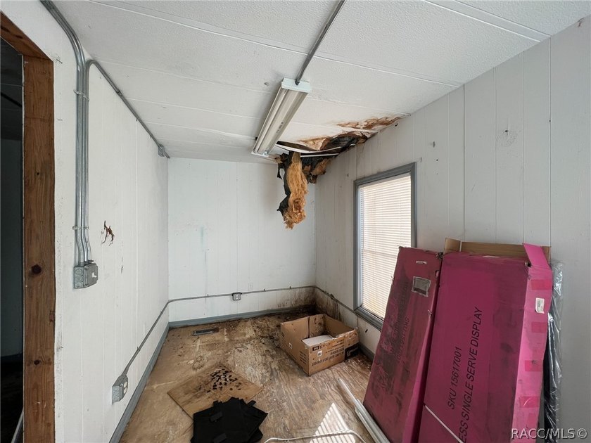 COMMERCIAL PROPERTY! Discover an excellent opportunity in a - photo 11