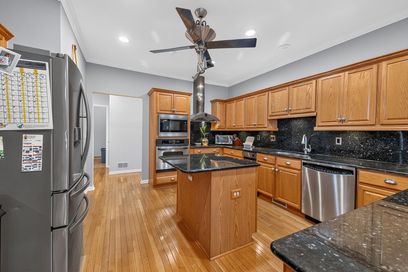 INCREDIBLE OPPORTUNITY FOR THIS ONE OF A KIND ONE STORY HOME - photo 16