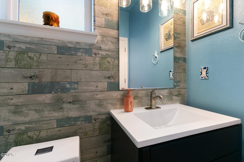 Discover your dream home in this beautifully updated 3-bedroom - photo 16
