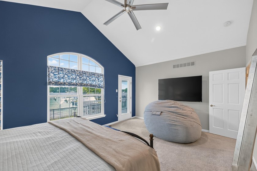 INCREDIBLE OPPORTUNITY FOR THIS ONE OF A KIND ONE STORY HOME - photo 22