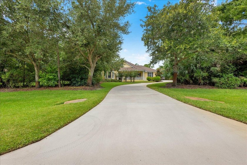 Exceptional estate property offers fabulous Key West style home - photo 4