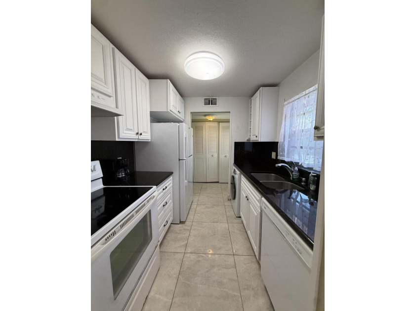 Ground Floor, 2 Bed | 2 Bath, Updated Kitchen, Updated Bathrooms - photo 5