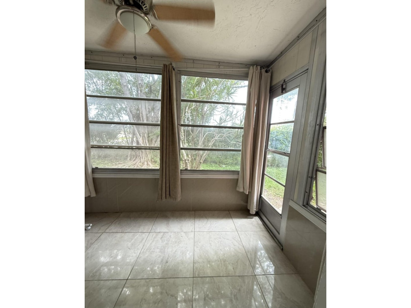 Ground Floor, 2 Bed | 2 Bath, Updated Kitchen, Updated Bathrooms - photo 10