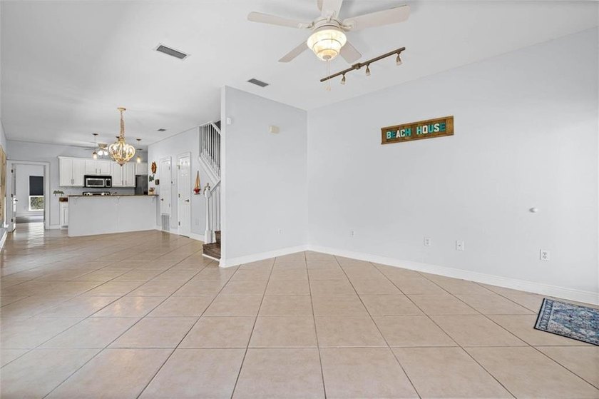 Whether you're searching for a full-time residence or the - photo 5
