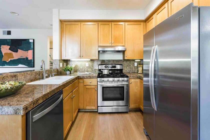 Ideally located in downtown Palo Alto yet set back from the - photo 7