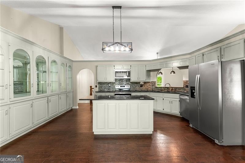 RARE OPPORTUNITY! Set on 4.4 private acres in one of Forsyth - photo 11