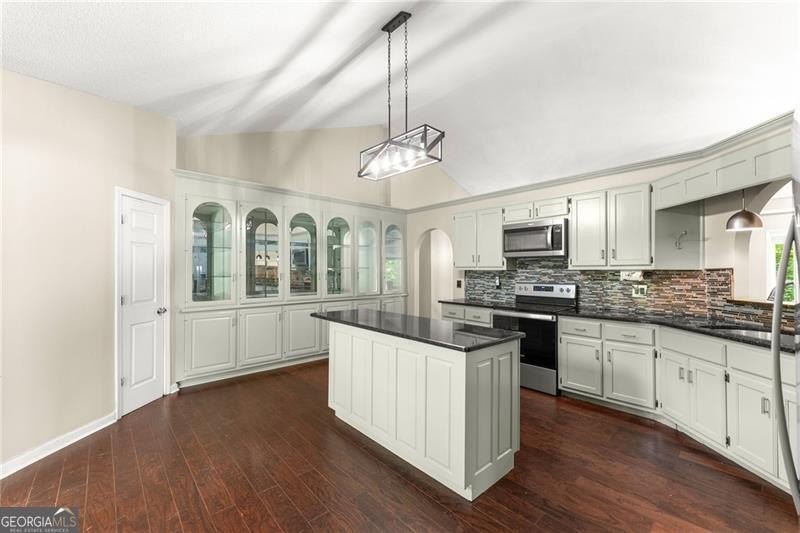 RARE OPPORTUNITY! Set on 4.4 private acres in one of Forsyth - photo 13