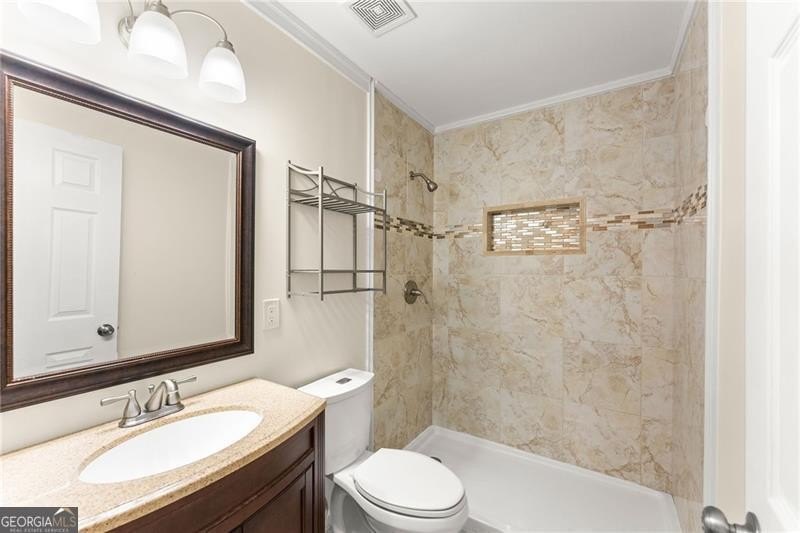 RARE OPPORTUNITY! Set on 4.4 private acres in one of Forsyth - photo 28