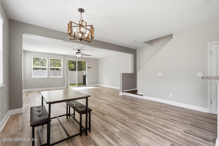 Welcome to this beautifully maintained **corner-unit townhome** - photo 7