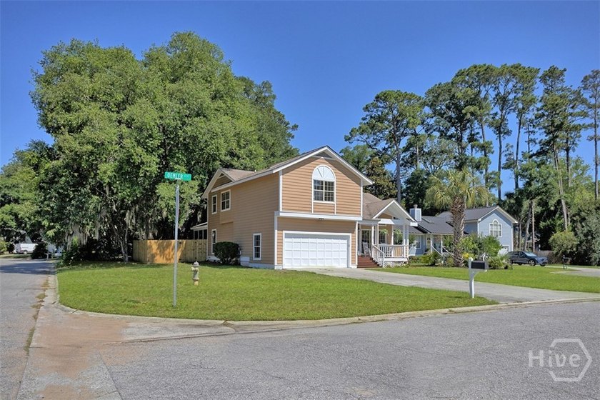 Seller offering 10k in closing costs with full price offer - photo 2