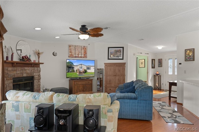 Welcome to peaceful country living! This 3-bedroom, 2-bath home - photo 10