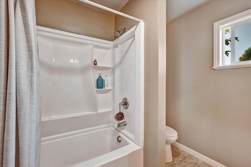 Pride of ownership located in Redwood City, this cozy 2-bedroom - photo 22