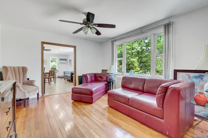 Priced To Sell! Immaculate and charming expanded Cape set on 1.5 - photo 12