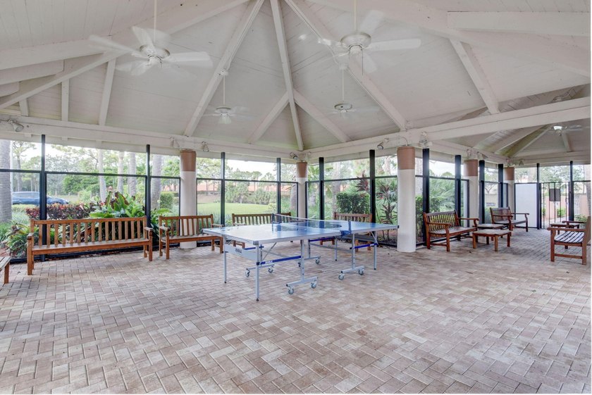 FULLY RENOVATED 3/2 Single Family LAKE HOUSE in the coveted - photo 12