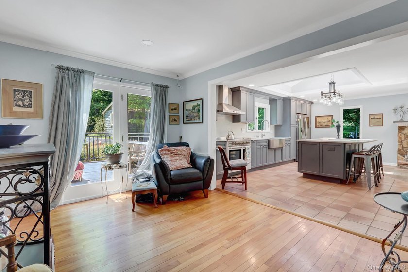 Priced To Sell! Immaculate and charming expanded Cape set on 1.5 - photo 14