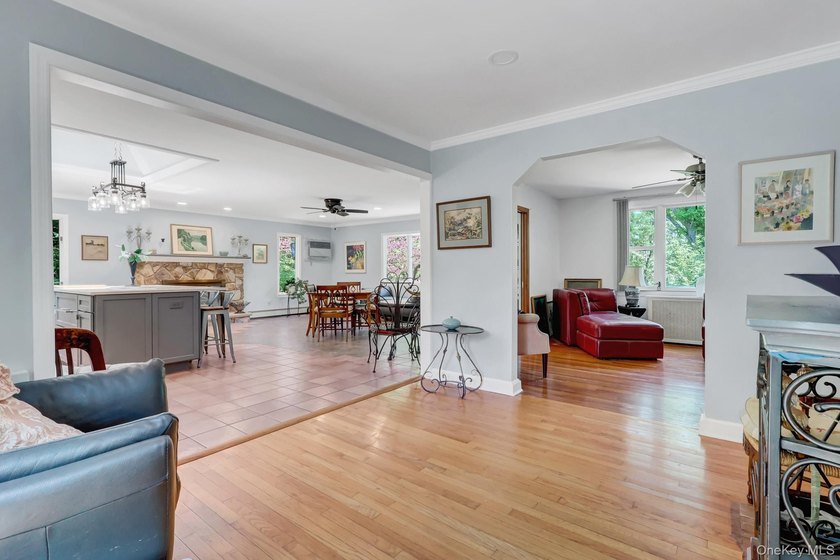 Priced To Sell! Immaculate and charming expanded Cape set on 1.5 - photo 15
