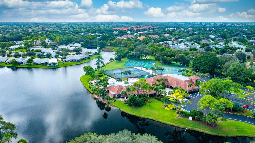 FULLY RENOVATED 3/2 Single Family LAKE HOUSE in the coveted - photo 17