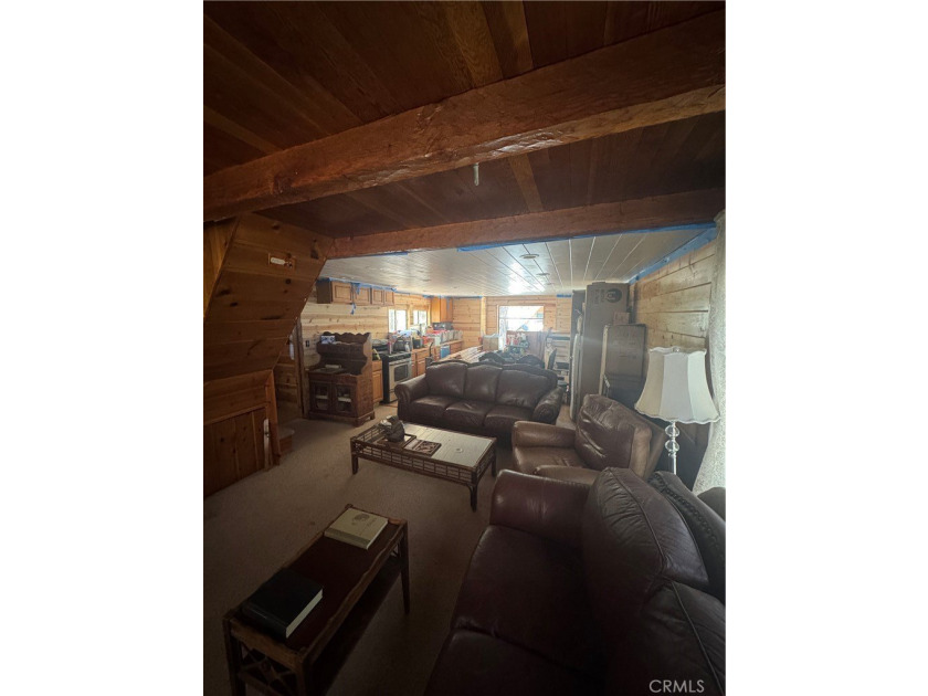 Extensively renovated 2-bedroom Moonridge cabin situated on two - photo 8