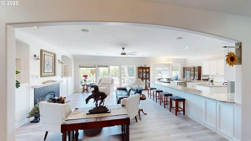 Spacious 4-bedroom, 3.5 bath residence with a rare 4-car garage - photo 5