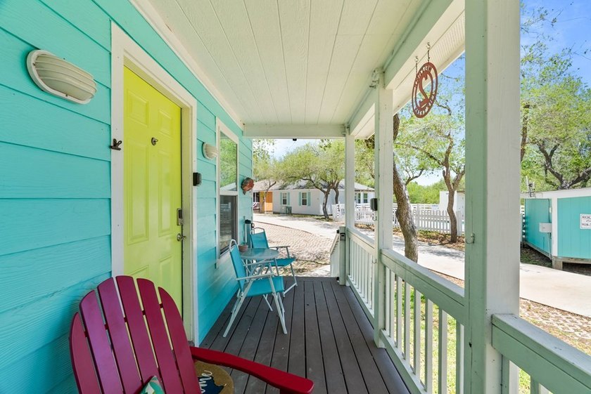 Charming 2-Bedroom Cottage near Copano Bay - Turnkey Investment - photo 13