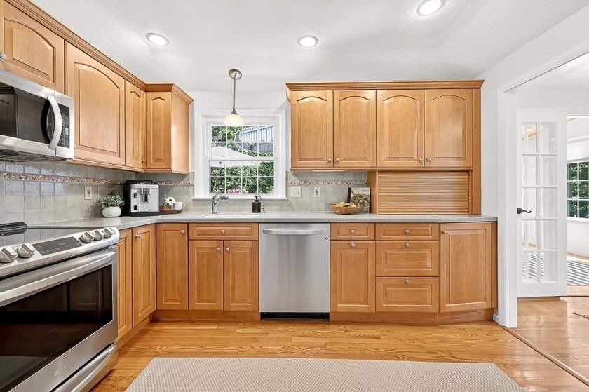 This incredible home located in the highly desirable Pheasant - photo 6