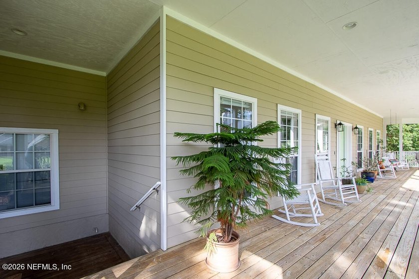 Welcome to 4535 Old Spanish Trail, a beautifully maintained - photo 3