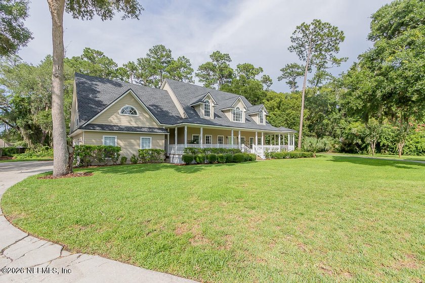Welcome to 4535 Old Spanish Trail, a beautifully maintained - photo 6