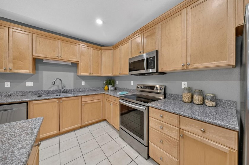 Welcome to 88 N Jackson Ave #307, a beautifully maintained - photo 7
