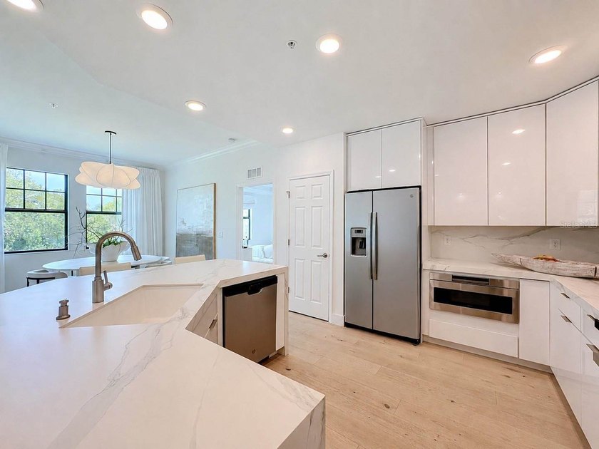 Quiet Luxury, Exceptionally Curated. Welcome to a home where - photo 15