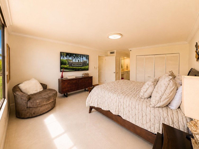 Welcome to Promenade at Boca Pointe. Beautifully renovated and - photo 9