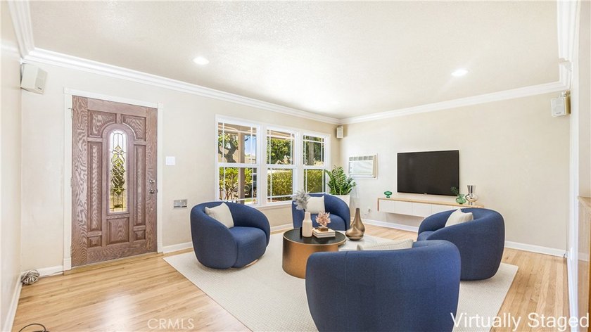 Welcome to prestigious 5449 E. Fairbrook St, Long Beach, CA - photo 4