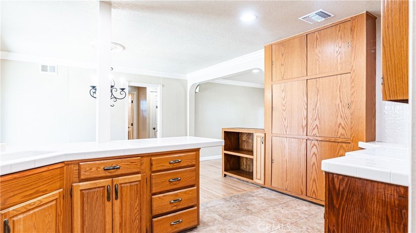 Welcome to prestigious 5449 E. Fairbrook St, Long Beach, CA - photo 8