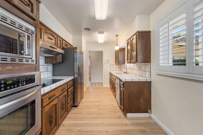 Classic single-story home in the highly sought-after Strawberry - photo 3