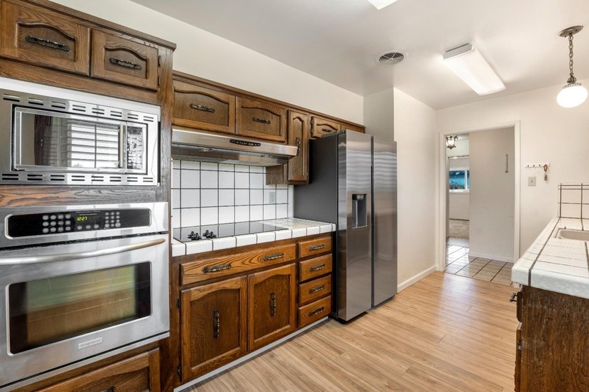 Classic single-story home in the highly sought-after Strawberry - photo 4