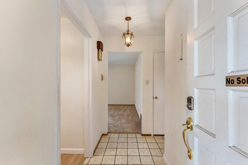 Classic single-story home in the highly sought-after Strawberry - photo 5