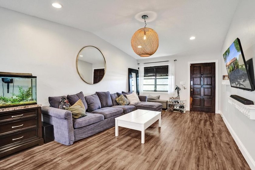 An updated and spacious corner villa in Forest Lake community at - photo 7