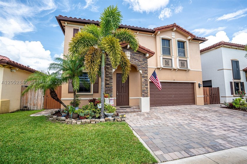 An amazing 2-story, 4 bedrooms and 3 bathrooms home located in - photo 3