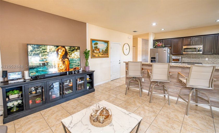 An amazing 2-story, 4 bedrooms and 3 bathrooms home located in - photo 8