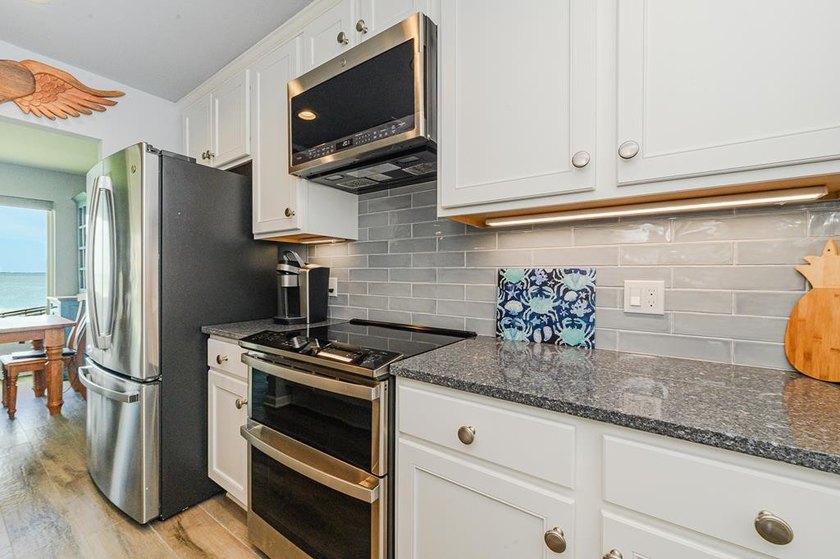 Absolutely stunning! Come experience this completely remodeled - photo 14