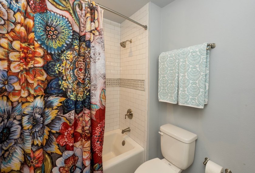 Absolutely stunning! Come experience this completely remodeled - photo 26