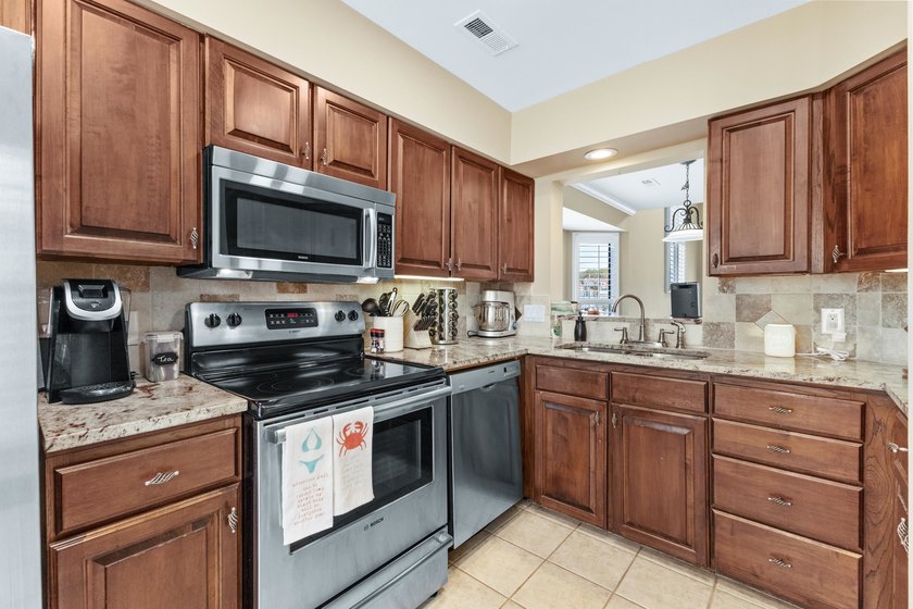 Stunning 3-bedroom, 2.5-bathroom home in Mariners Point is - photo 12