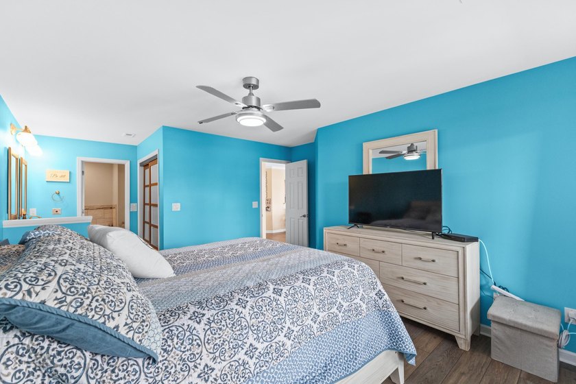 Stunning 3-bedroom, 2.5-bathroom home in Mariners Point is - photo 27