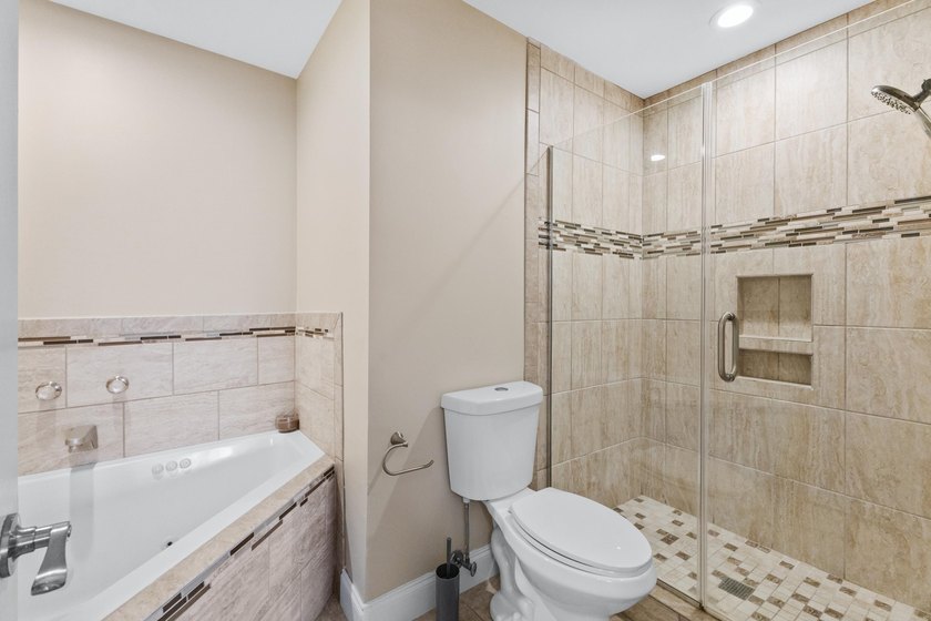 Stunning 3-bedroom, 2.5-bathroom home in Mariners Point is - photo 29