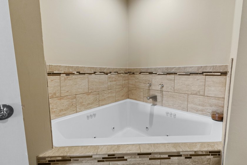 Stunning 3-bedroom, 2.5-bathroom home in Mariners Point is - photo 30