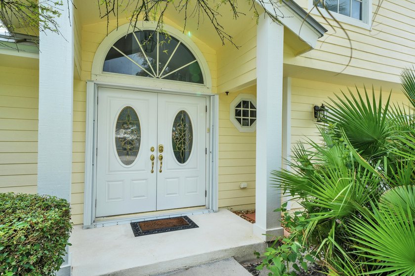 LAKEFRONT - 4 BD, 2.5BA w/Impact Glass, fresh paint, AC's ('21) - photo 9