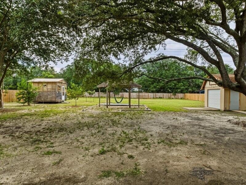Beautifully updated 3-bedroom, 2-bath home situated on a - photo 30