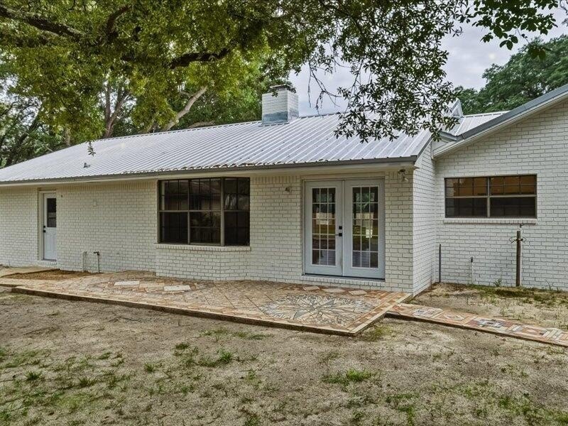 Beautifully updated 3-bedroom, 2-bath home situated on a - photo 37